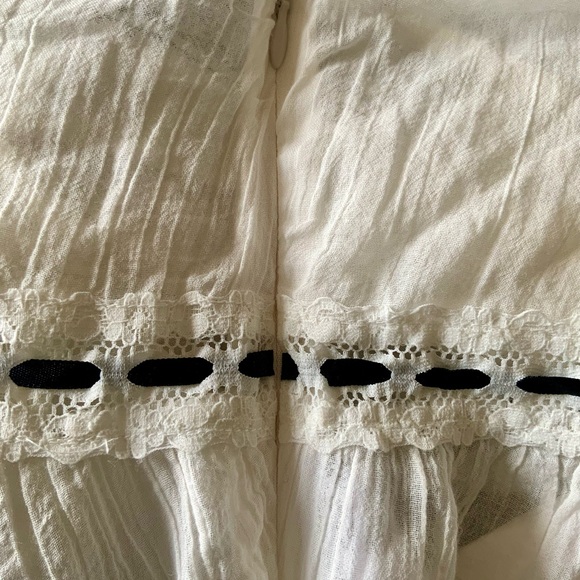 NWT KIMCHI BLUE AVA FLUTTER SLEEVE WHITE TOP XL (RUNS SMALL) - Picture 9 of 9